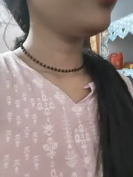 Snapshot of Eshwari_Chopra chatting on June 18, 2026, 11:42 pm Eshwari Chopra online show from June 18, 2026, 11:42 pm