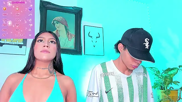 Snapshot of candyandmarilyn chatting on February 8, 2026, 10:13 pm candyandmarilyn online show from February 8, 2026, 10:13 pm