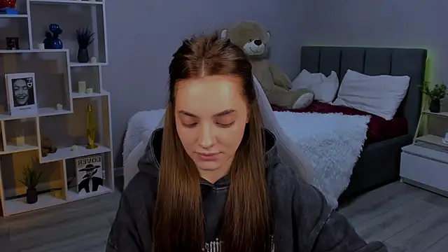 MelanieAlves online show from November 26, 2025, 6:09 pm