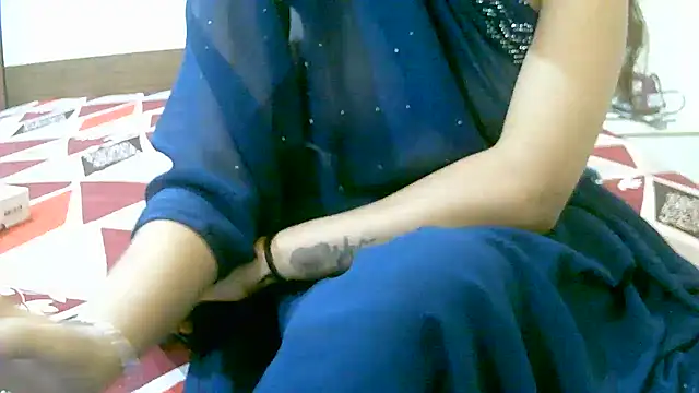 ragini m m s online show from November 1, 2025, 3:25 pm