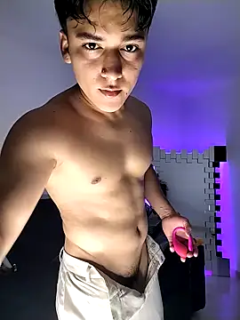 Snapshot of THE_LITTLE_LIAM chatting on October 8, 2025, 11:46 pm THE LITTLE LIAM online show from October 8, 2025, 11:46 pm