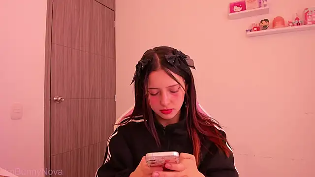Snapshot of ImBunnyNova chatting on June 15, 2026, 4:31 pm ImBunnyNova online show from June 15, 2026, 4:31 pm