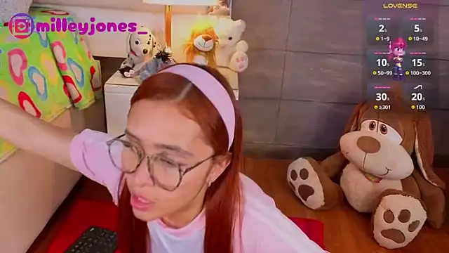 Snapshot of MilleyJones chatting on September 13, 2025, 8:08 pm MilleyJones online show from September 13, 2025, 8:08 pm