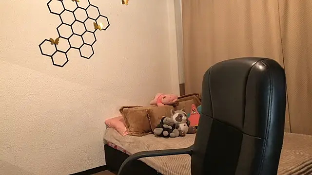 amelia hall online show from September 26, 2025, 12:09 pm