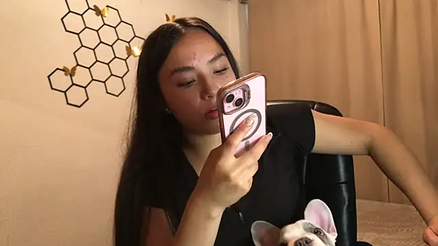 amelia hall online show from October 4, 2025, 6:06 pm