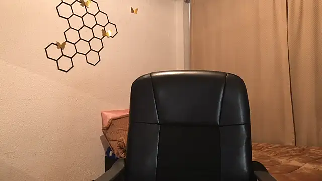 amelia hall online show from October 25, 2025, 6:13 pm