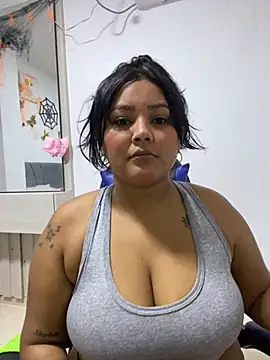 sashaoficial  online show from November 17, 2025, 10:37 pm