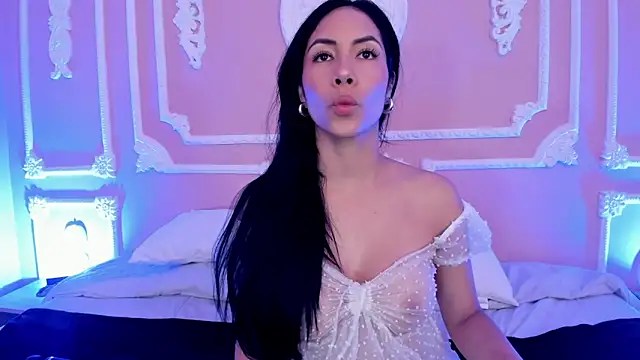 ArianaReynoldss online show from September 8, 2025, 7:13 pm