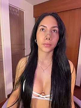 ArianaReynoldss online show from May 12, 2026, 10:01 am