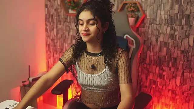 bonniie 98  online show from April 4, 2026, 1:48 am