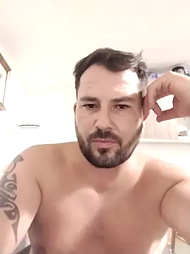 iunutmi online show from September 19, 2025, 3:13 pm