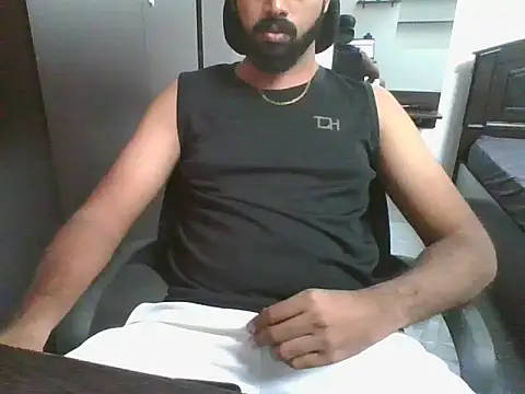 lovelyakash69 online show from December 20, 2025, 7:15 am