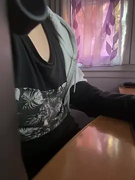 Snapshot of tipetto06 chatting on March 19, 2025, 3:40 pm tipetto06 online show from March 19, 2025, 3:40 pm