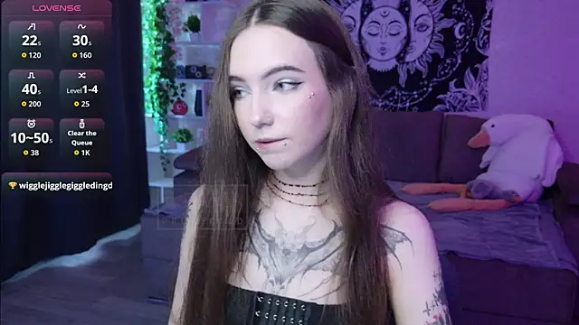 naugghtynikki online show from September 12, 2025, 4:56 am