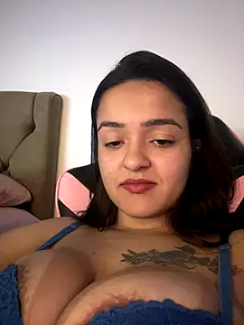 Manu 2002  online show from October 21, 2025, 1:17 am