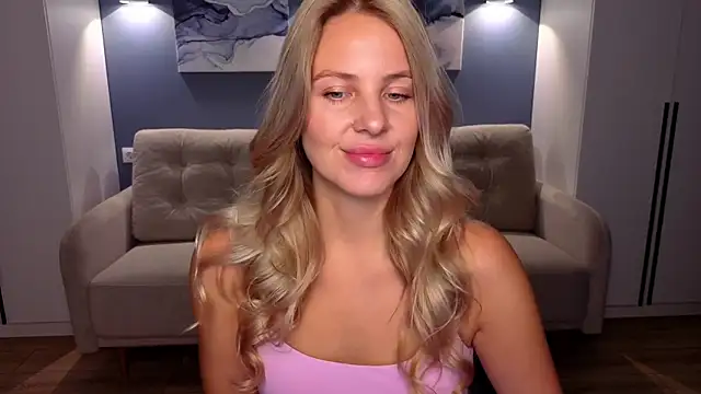 MelanieBennett online show from October 3, 2025, 6:10 am