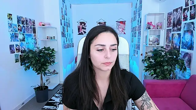 ValeriiMills online show from November 6, 2025, 2:51 pm