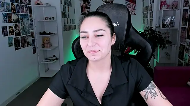 ValeriiMills online show from January 15, 2026, 2:43 pm