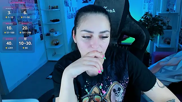 ValeriiMills online show from March 26, 2026, 10:04 pm