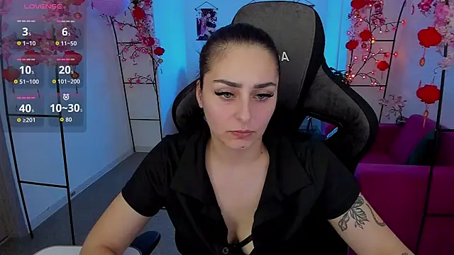 ValeriiMills online show from April 13, 2026, 3:17 pm