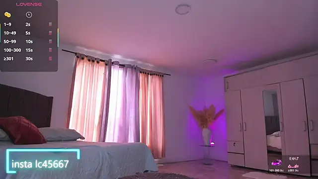 Snapshot of emily_bennett chatting on June 2, 2026, 8:44 pm emily bennett online show from June 2, 2026, 8:44 pm