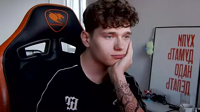 DanyDavis online show from October 6, 2025, 1:08 pm