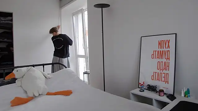 DanyDavis online show from October 19, 2025, 9:43 am