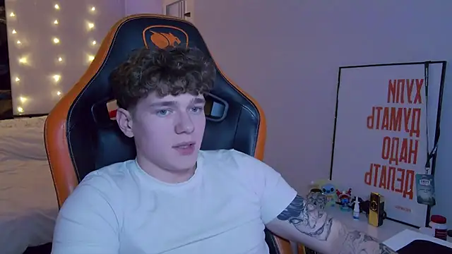 DanyDavis online show from November 24, 2025, 4:51 pm