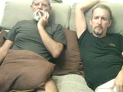 Snapshot of CasalcwBR chatting on April 8, 2026, 10:32 pm CasalcwBR online show from April 8, 2026, 10:32 pm