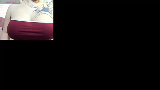 Snapshot of kissy_tay chatting on September 23, 2025, 11:57 am kissy tay online show from September 23, 2025, 11:57 am