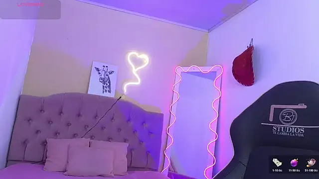 Snapshot of kissy_tay chatting on October 19, 2025, 11:33 am kissy tay online show from October 19, 2025, 11:33 am