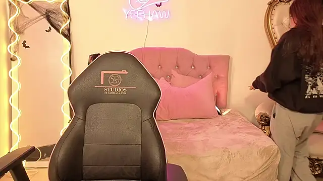 Snapshot of kissy_tay chatting on November 4, 2025, 11:42 am kissy tay online show from November 4, 2025, 11:42 am