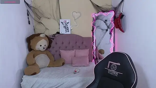 Snapshot of kissy_tay chatting on November 6, 2025, 11:33 am kissy tay online show from November 6, 2025, 11:33 am