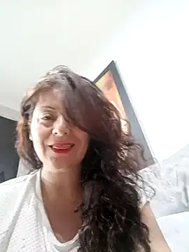 lunadicty online show from March 11, 2025, 11:26 pm