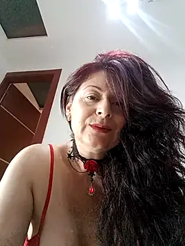 lunadicty online show from December 4, 2025, 11:24 pm