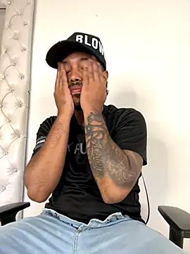 PapiStan online show from October 18, 2025, 11:38 pm