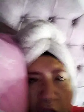 Cerecitaa02  online show from October 15, 2025, 10:48 am