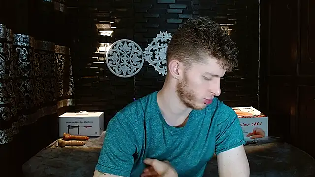 andrewxbi online show from November 24, 2025, 11:54 am