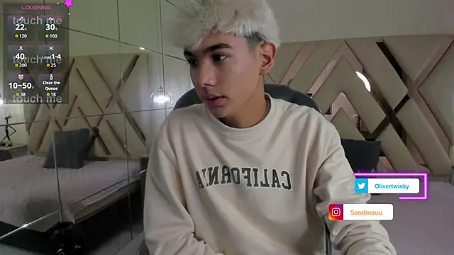 OliverTwinky online show from September 25, 2025, 1:59 pm