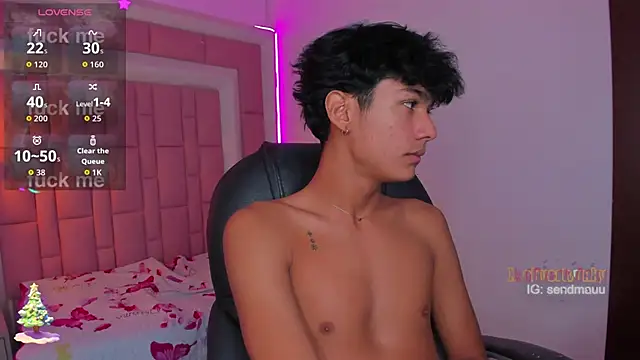 OliverTwinky online show from November 21, 2025, 4:49 pm