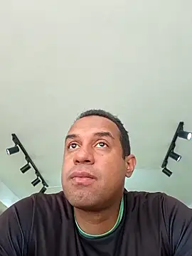 elnegro707070 online show from February 20, 2026, 12:38 pm