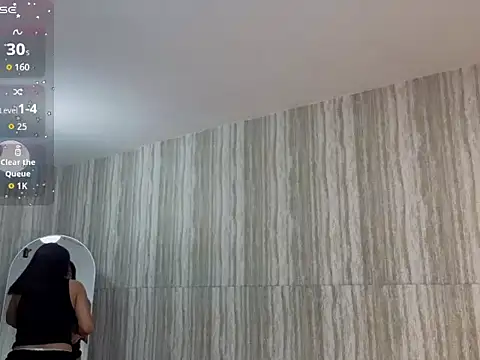 clementine t online show from September 16, 2025, 2:34 am