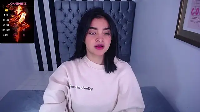 clementine t online show from October 11, 2025, 12:36 pm