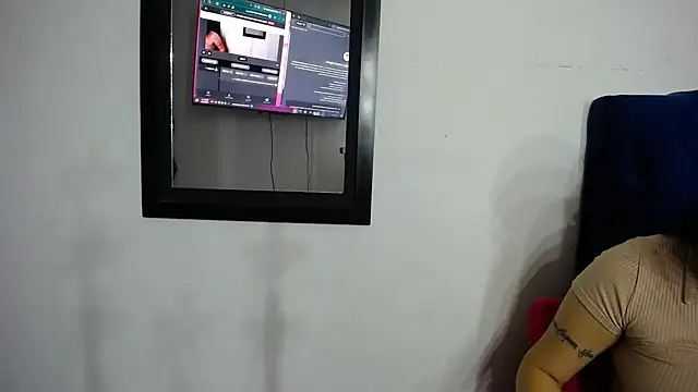 Snapshot of karolay_su chatting on October 9, 2025, 10:30 pm karolay su online show from October 9, 2025, 10:30 pm