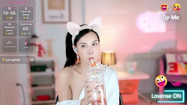 LunaBelle1984 online show from November 21, 2025, 3:11 pm