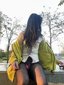 AiBanana online show from November 28, 2025, 9:23 am