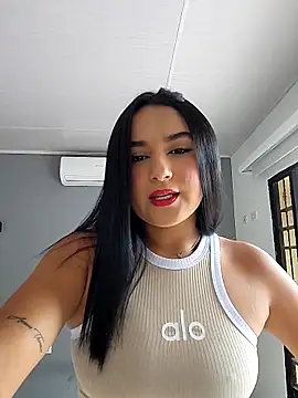 Rosa Warreen  online show from September 18, 2025, 12:51 pm