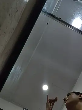 Rosa Warreen  online show from October 25, 2025, 12:23 pm