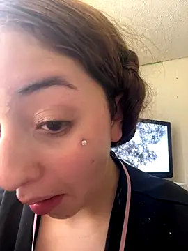 Baby  Otaku online show from September 12, 2025, 5:13 pm