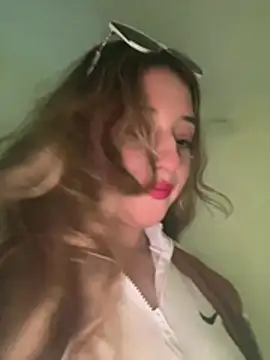 Baby  Otaku online show from February 5, 2026, 8:35 pm